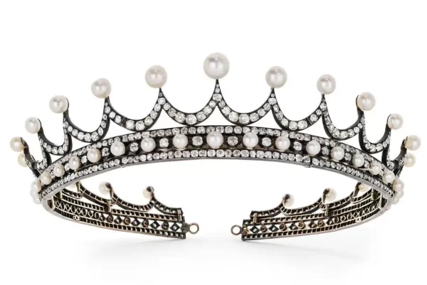 Unique 77.3 Carat Diamond 925 Sterling Silver Queen Crown