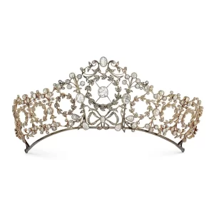 Casual 39.72 Carat Diamond 925 Sterling Silver Royal Crown