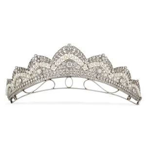 Brilliant 72.38 Carat Diamond Pearl 75.38 Gms 14Kt White Gold Birthday Crown
