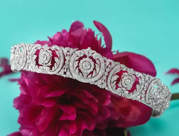 Glamarous 17.1 Carat Diamond  59.85 Gms 14Kt White Gold Princess Crown