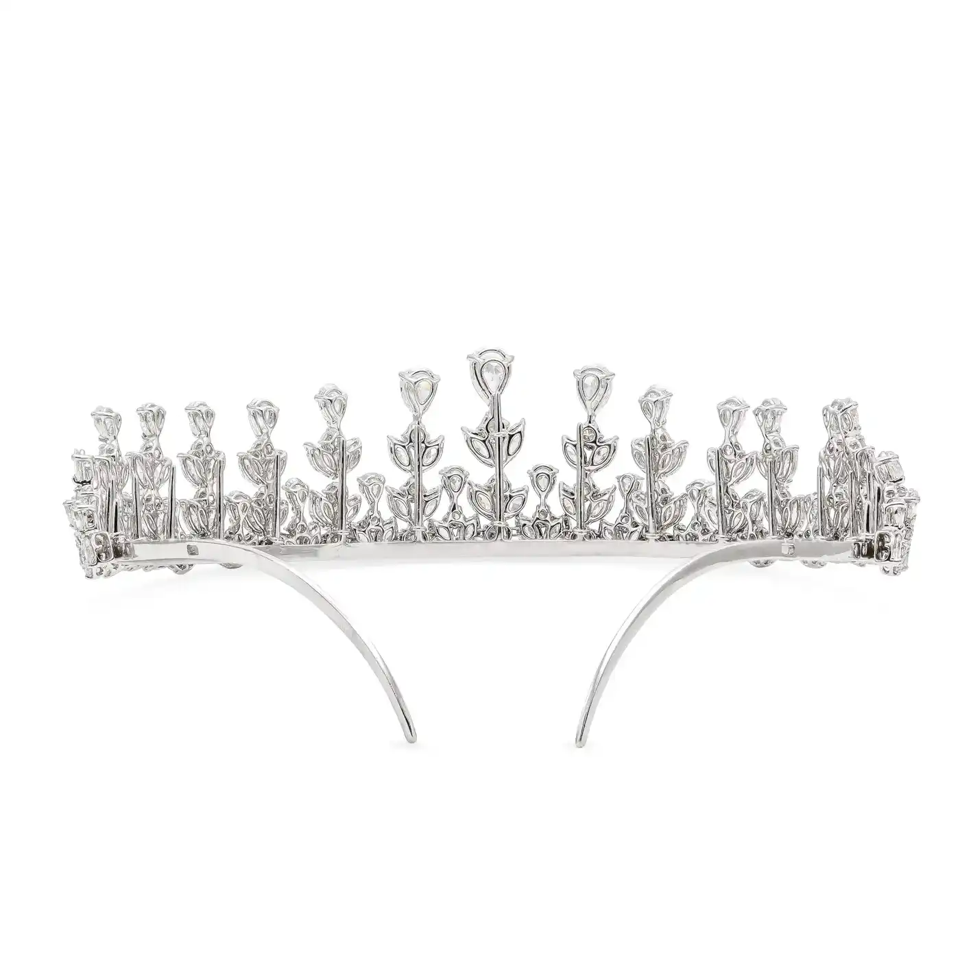 A Symphony of Light: The Convertible Diamond Crown Tiara & Necklace Suite (55.44 Carats) - Image 3