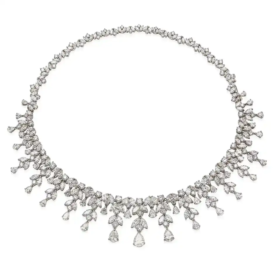 A Symphony of Light: The Convertible Diamond Crown Tiara & Necklace Suite (55.44 Carats) - Image 5