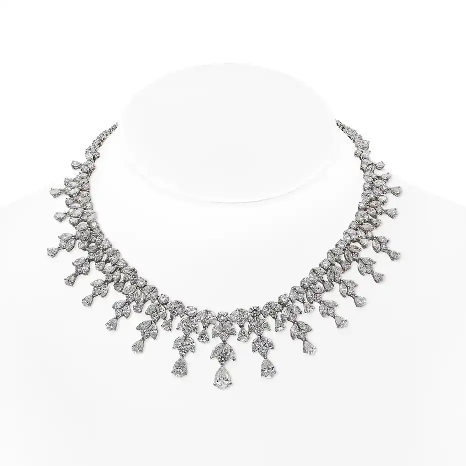 A Symphony of Light: The Convertible Diamond Crown Tiara & Necklace Suite (55.44 Carats) - Image 6