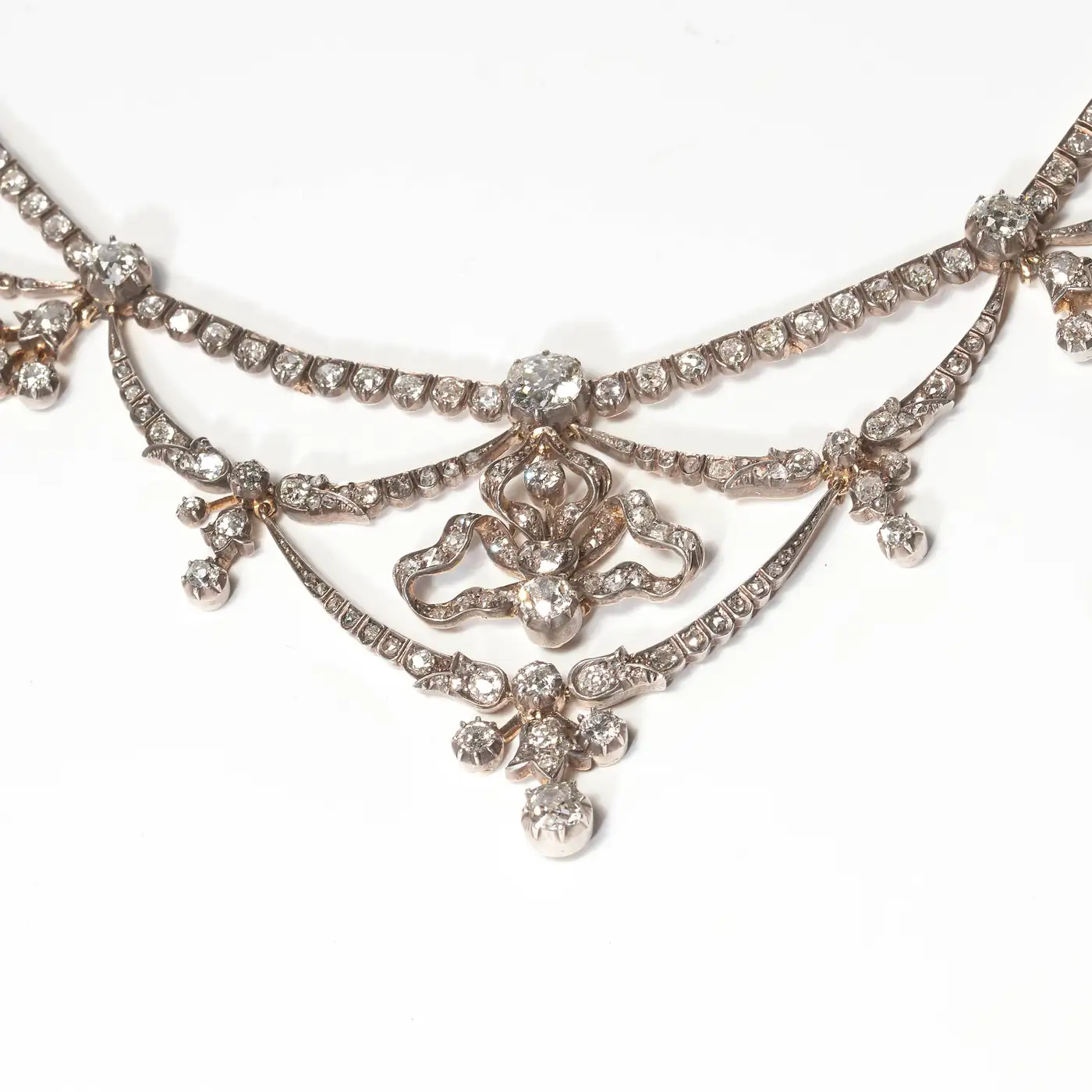 Edwardian Bow Motif Diamond Tiara Necklace Set (16 Carats) - Image 6